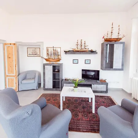 Silvia-by Sitter كومو